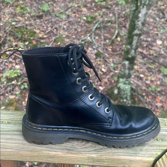 Doc Martens - Picture 3 of 6